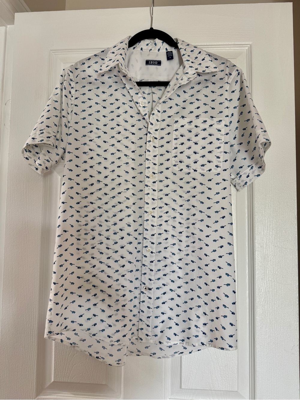 Izod White Short-Sleeve Button-Down Shirt with Blue Fish Print